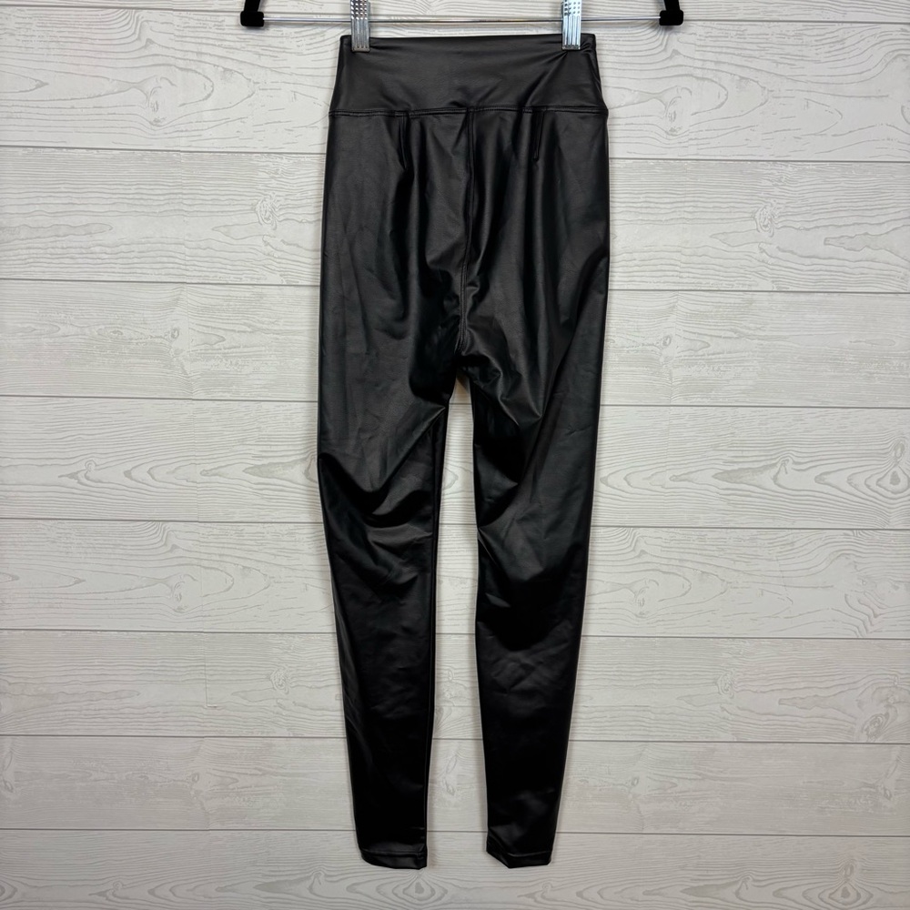 OFFLINE By Aerie Real Luxe Faux Leather Leggings Black NWT Size XS Short - Picture 4 of 10